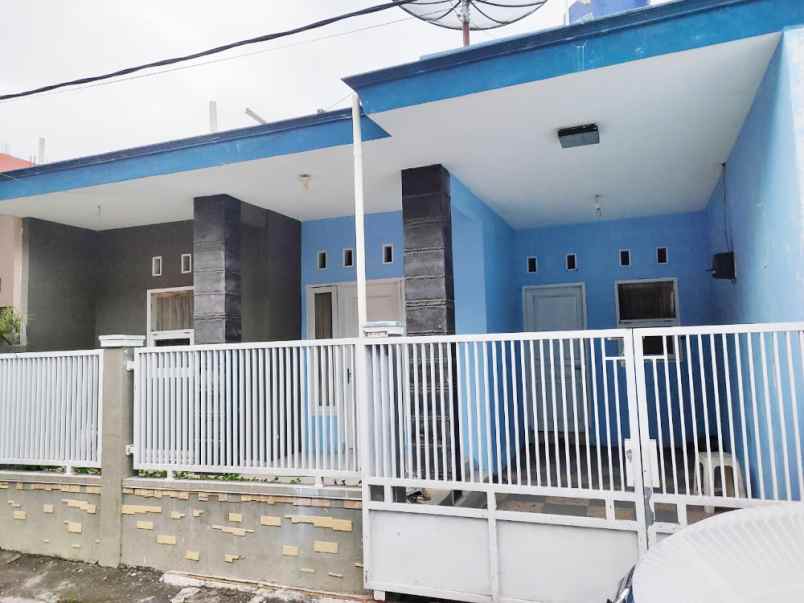 dijual rumah perumahan kharisma