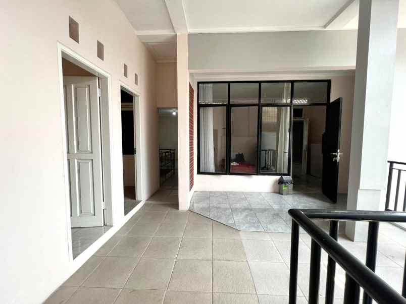 dijual rumah perumahan taman villa baru