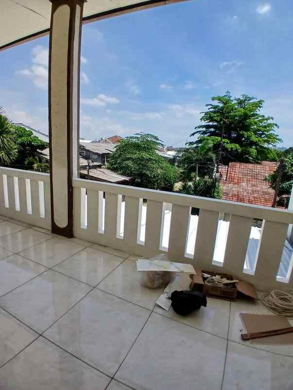 dijual rumah perumnas beji