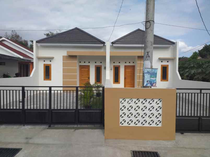 dijual rumah pete margodadi seyegan