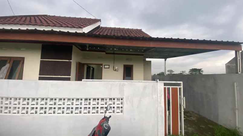 dijual rumah pokoh nglinggi klaten selatan