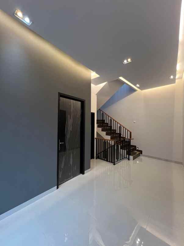 dijual rumah poltangan pejaten timur