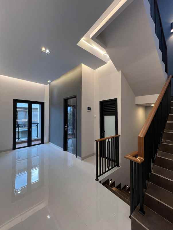 dijual rumah poltangan pejaten timur