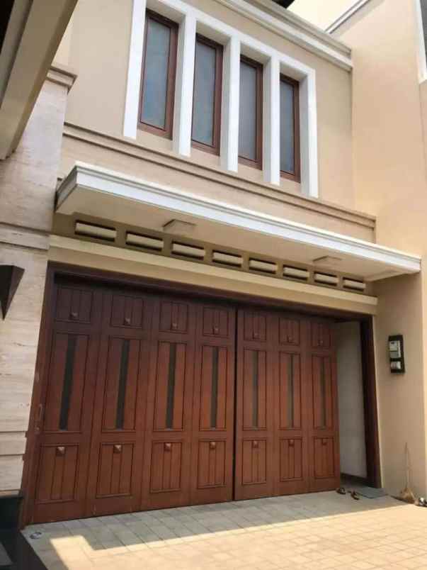 dijual rumah pondok indah