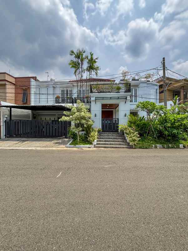 dijual rumah pondok indah