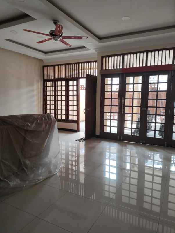 dijual rumah pondok kelapa