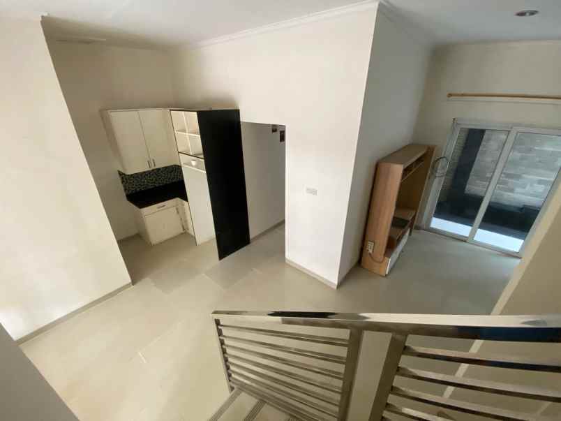 dijual rumah pondok kelapa