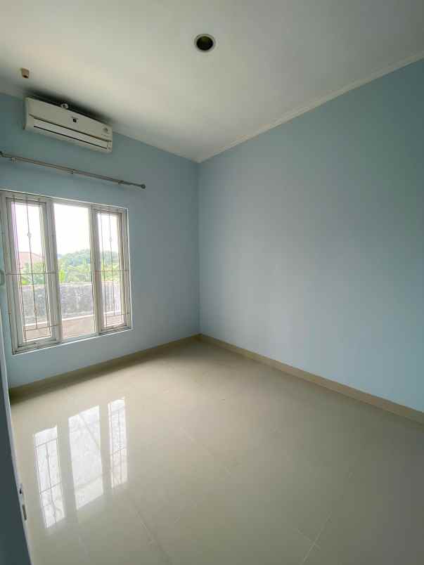 dijual rumah pondok kelapa