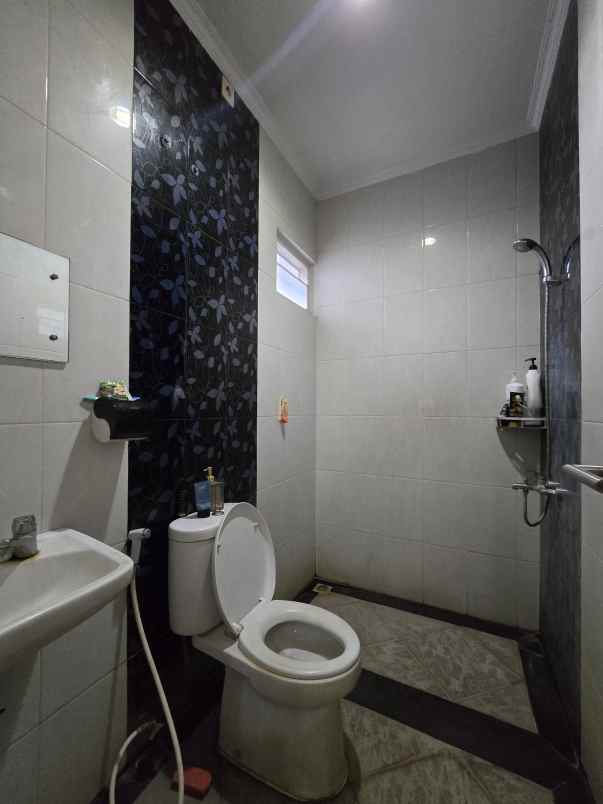 dijual rumah pondok kelapa jaktim