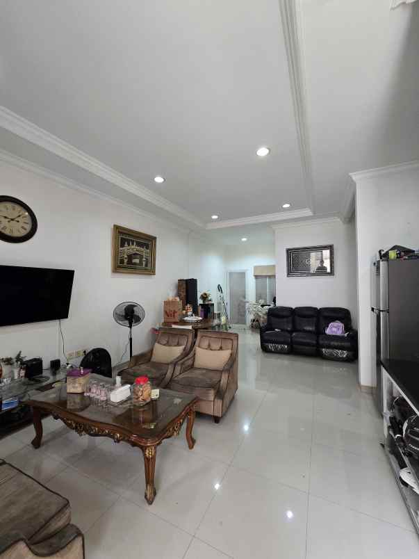 dijual rumah pondok kelapa jaktim