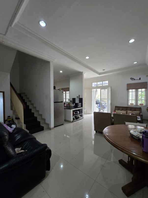 dijual rumah pondok kelapa jaktim