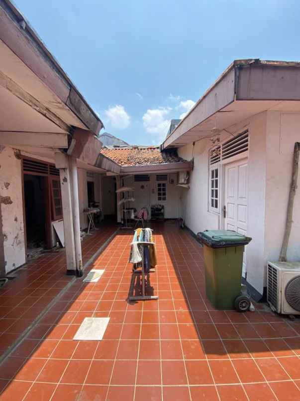 dijual rumah prapatan