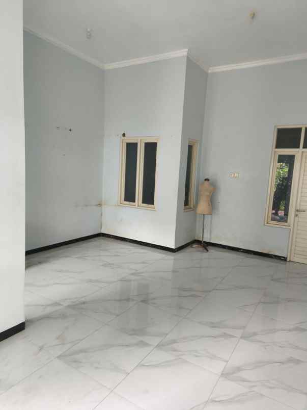 dijual rumah puri safira regency