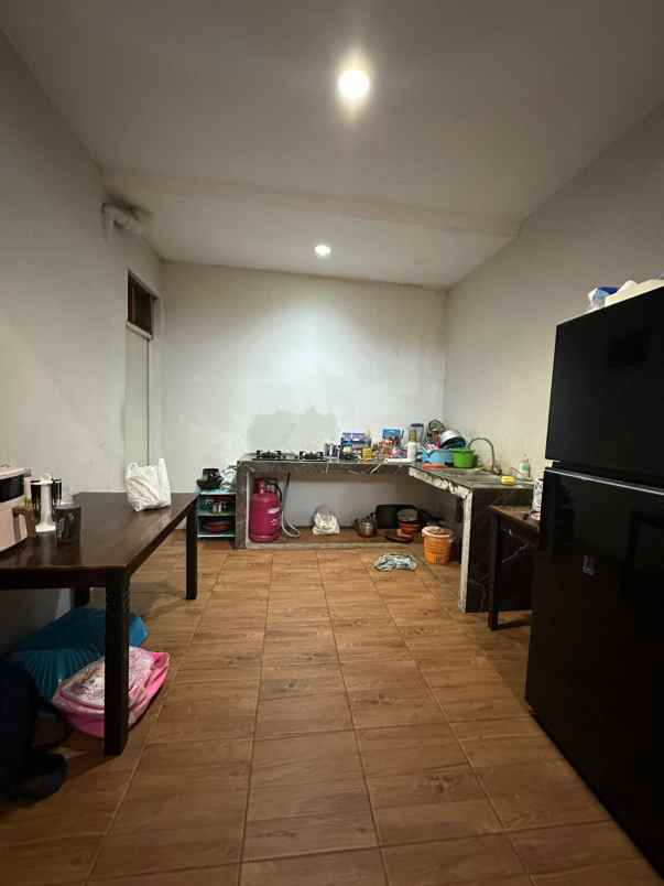 dijual rumah puri surya jaya