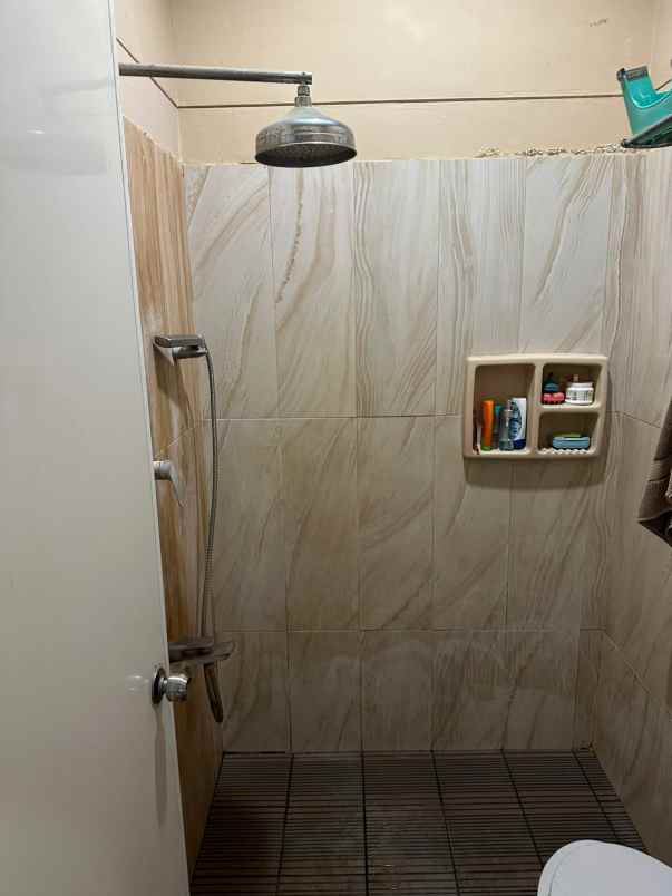 dijual rumah puri surya jaya