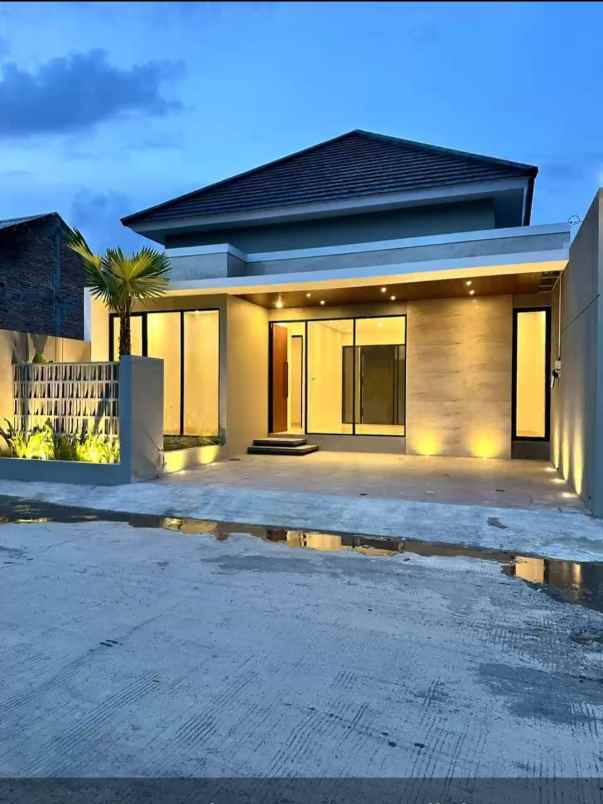 dijual rumah purwomartani