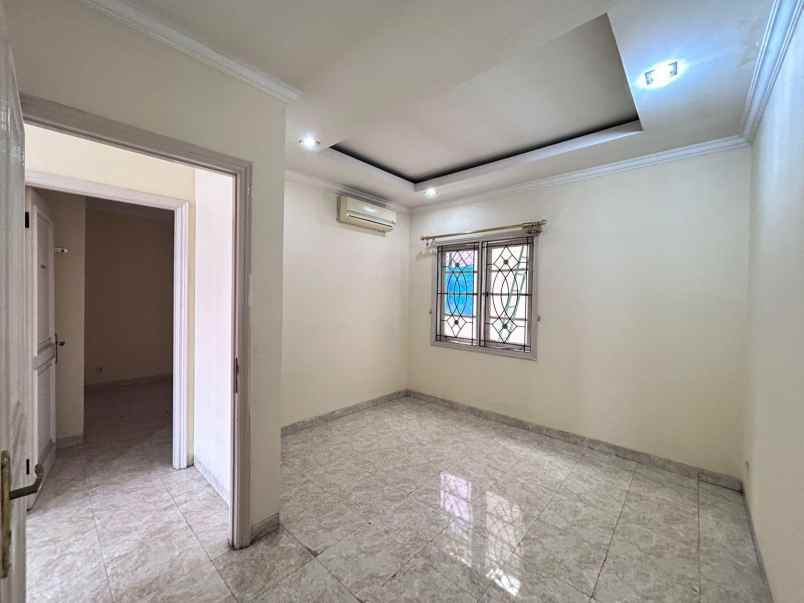 dijual rumah raffless hills cibubur