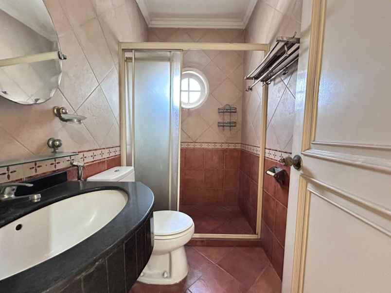 dijual rumah raffless hills cibubur