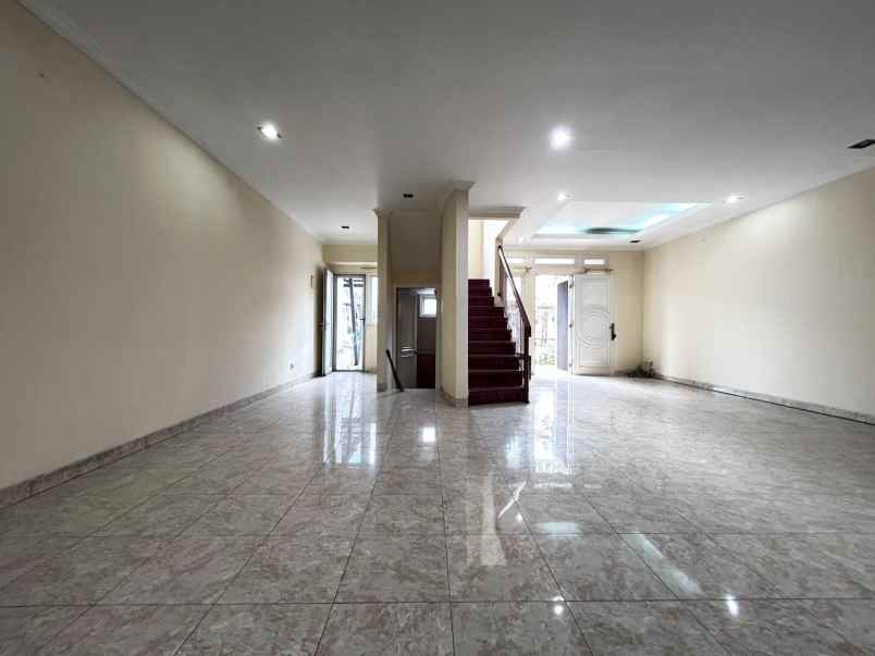 dijual rumah raffless hills cibubur