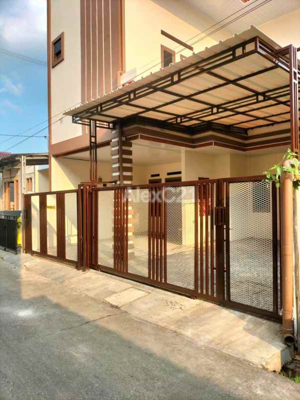 dijual rumah rangkapan jaya