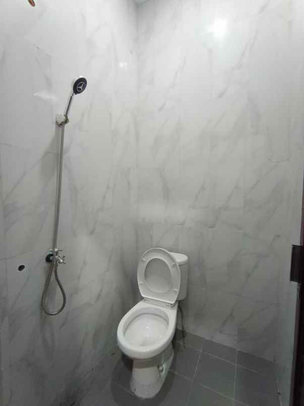dijual rumah rangkapan jaya depok