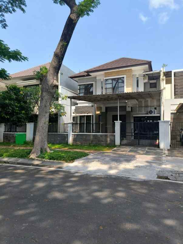 dijual rumah royal residence