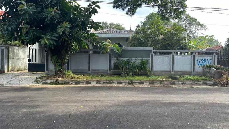 dijual rumah rumah di jl cangkurileng