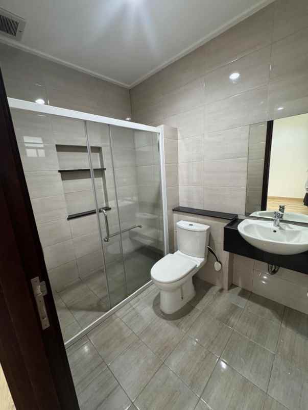 dijual rumah rumah golf island pantai