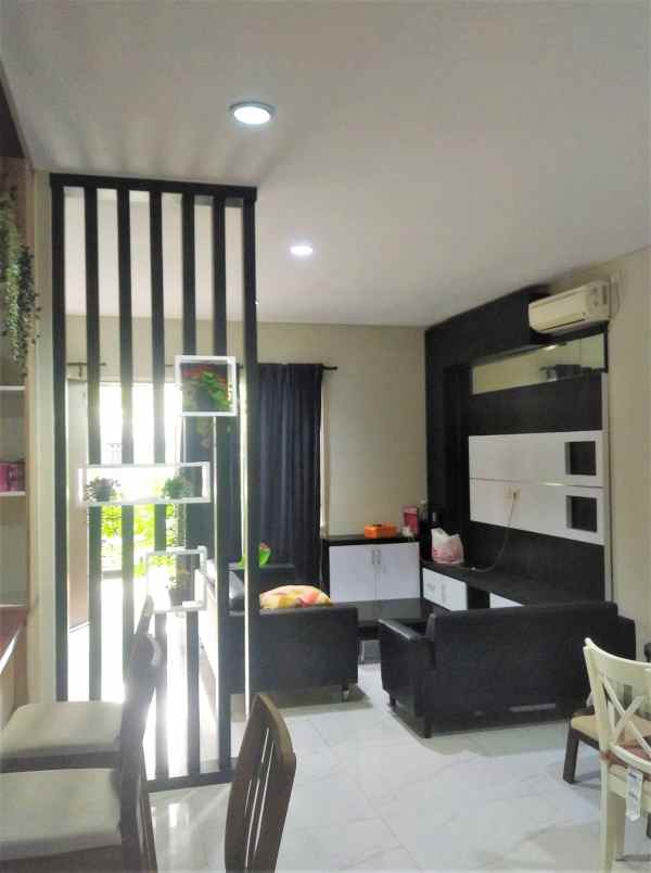 dijual rumah rumah jakarta garden city