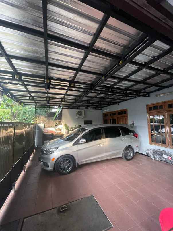 dijual rumah rungkut kidul