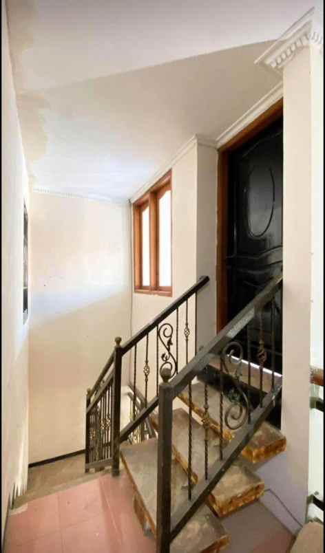 dijual rumah rungkut mejoyo