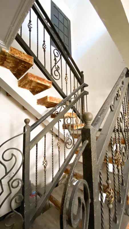 dijual rumah rungkut mejoyo