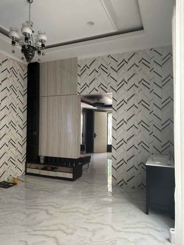 dijual rumah sambiroto