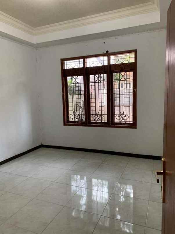 dijual rumah sarijadi