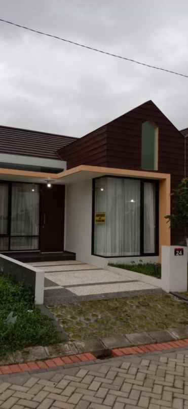 dijual rumah sawojajar