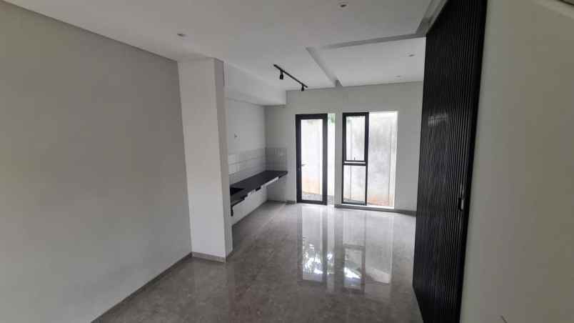dijual rumah scandinavian di dekat lrt harjamukti