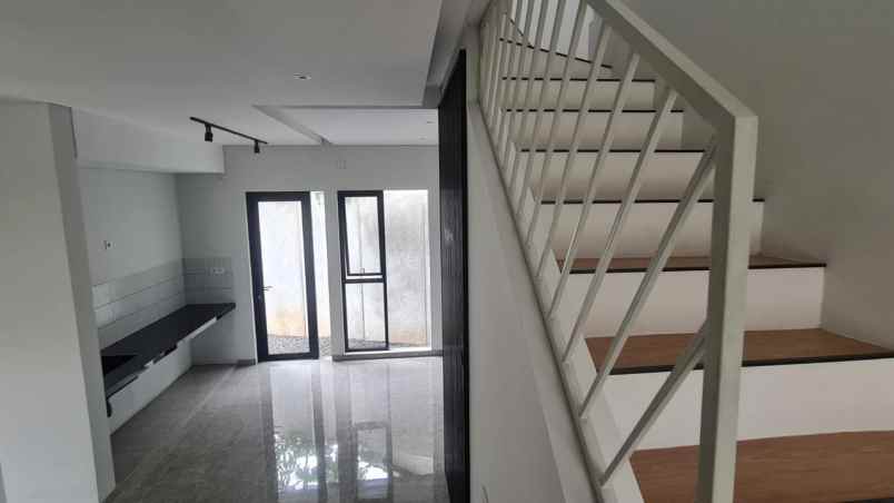 dijual rumah scandinavian di dekat lrt harjamukti
