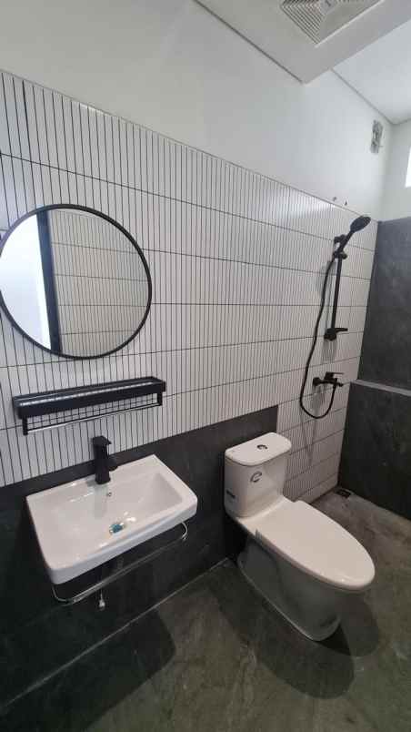 dijual rumah scandinavian di dekat lrt harjamukti