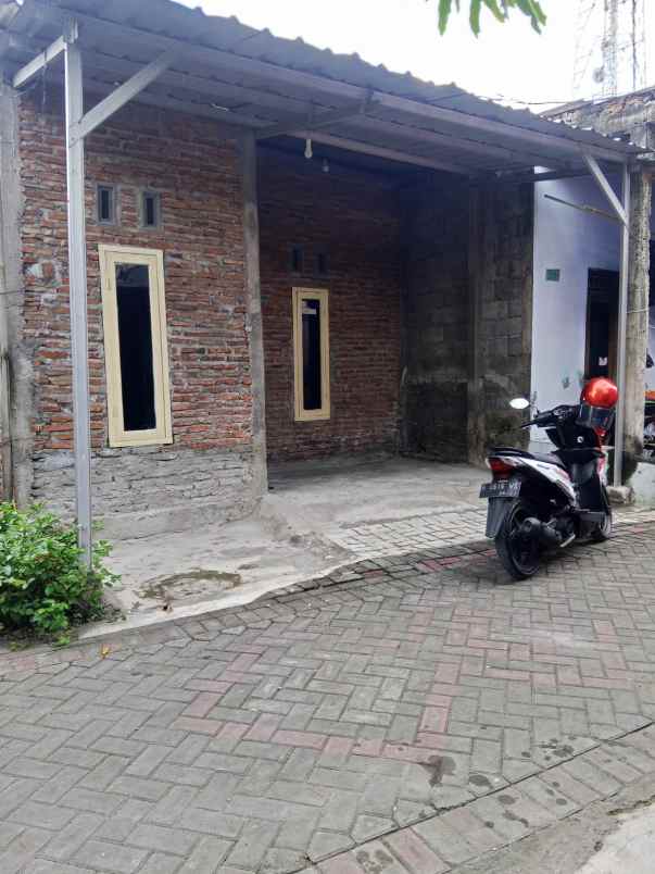 dijual rumah seken di tlogomulyo semarang timur