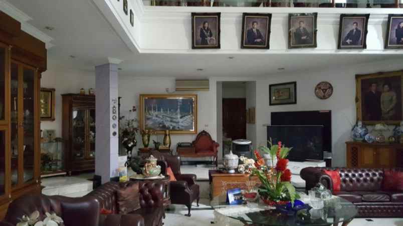 dijual rumah selong kebayoran baru