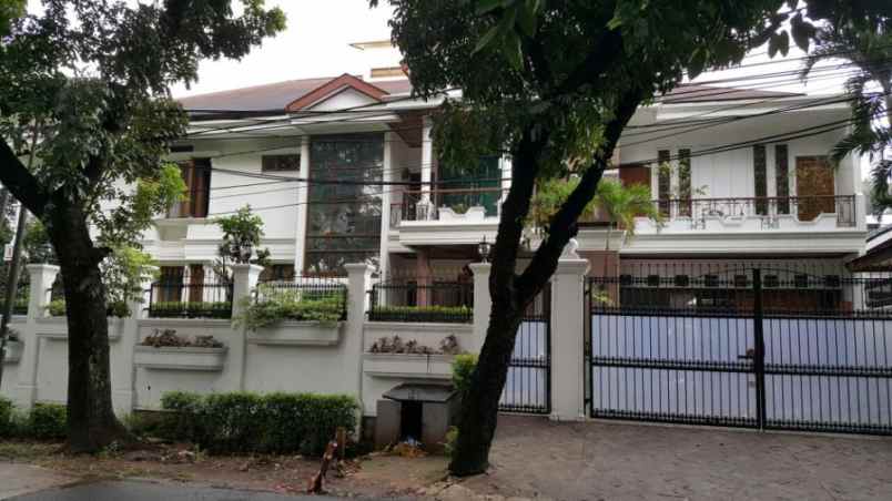 dijual rumah selong kebayoran baru