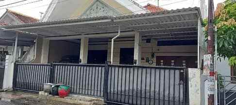 dijual rumah semolowaru selatan