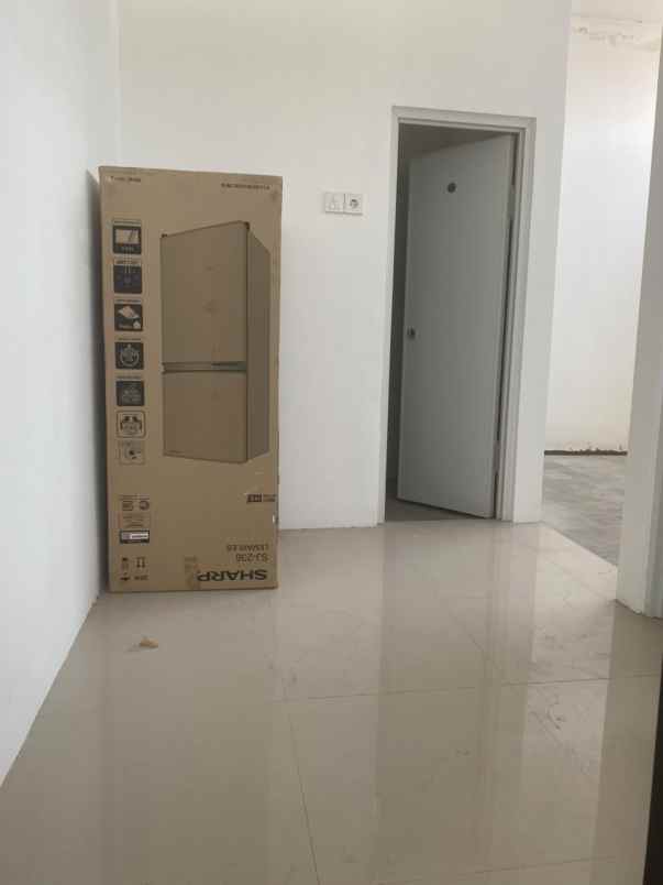 dijual rumah semolowaru selatan