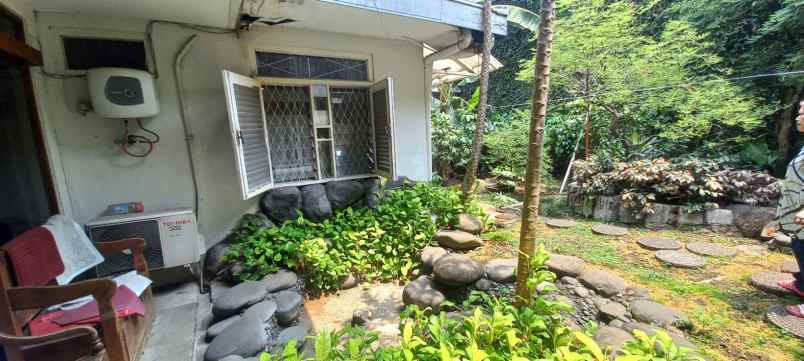 dijual rumah senayan