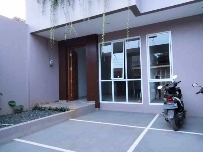 dijual rumah sentul city