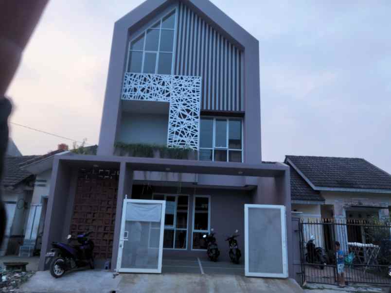 dijual rumah sentul city