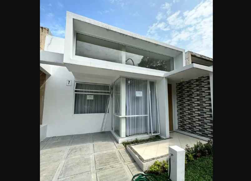 dijual rumah sentul city