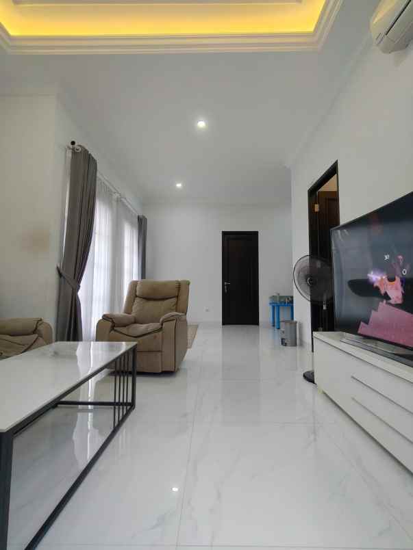 dijual rumah setu cipayung jaktim