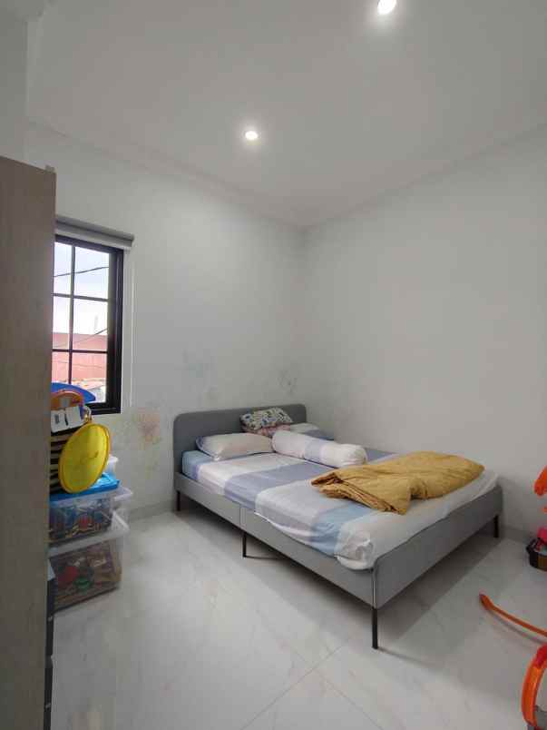 dijual rumah setu cipayung jaktim