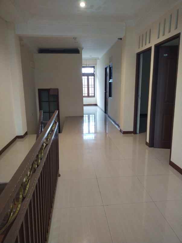 dijual rumah siap huni dg ukiran jepara di beji depok